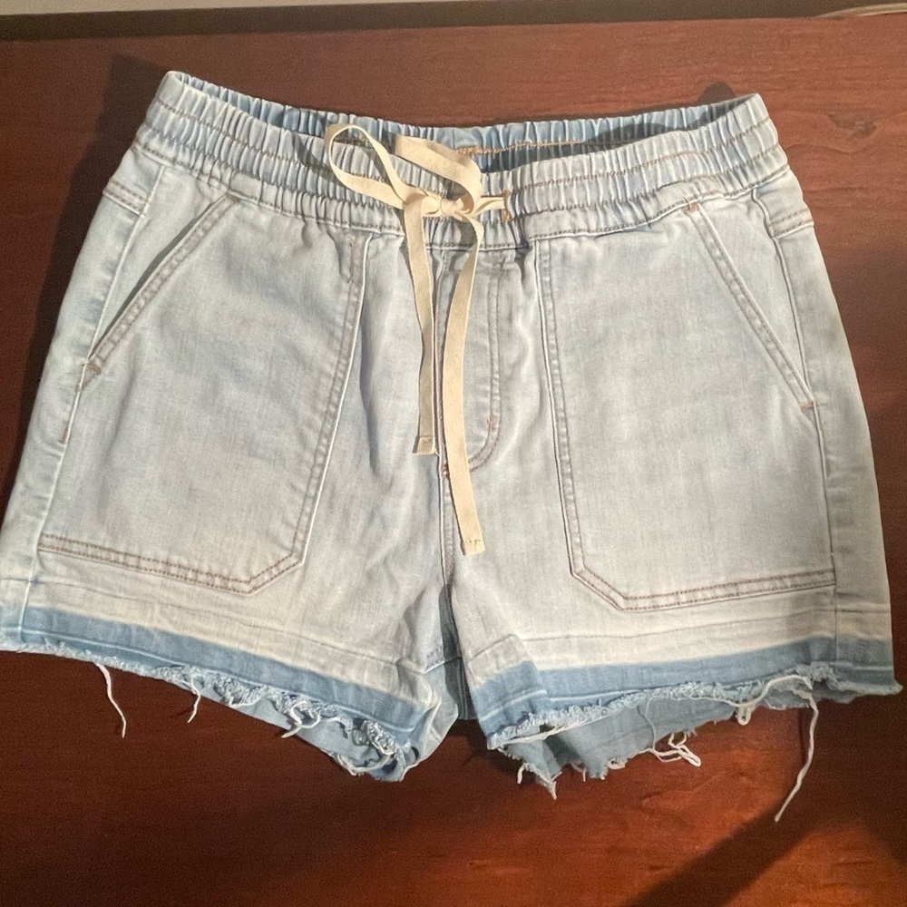 Women’s cut off shorts